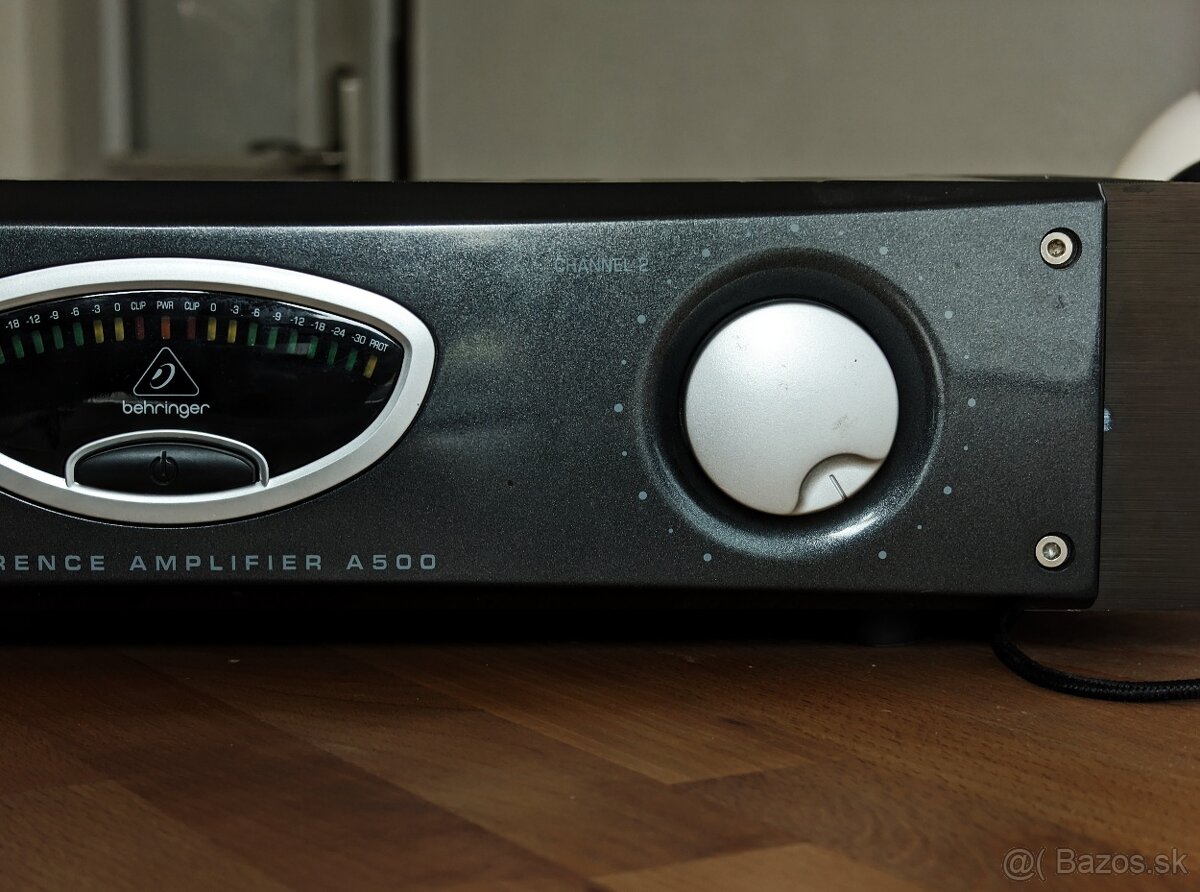 Behringer A500, 300w x 2 - 5