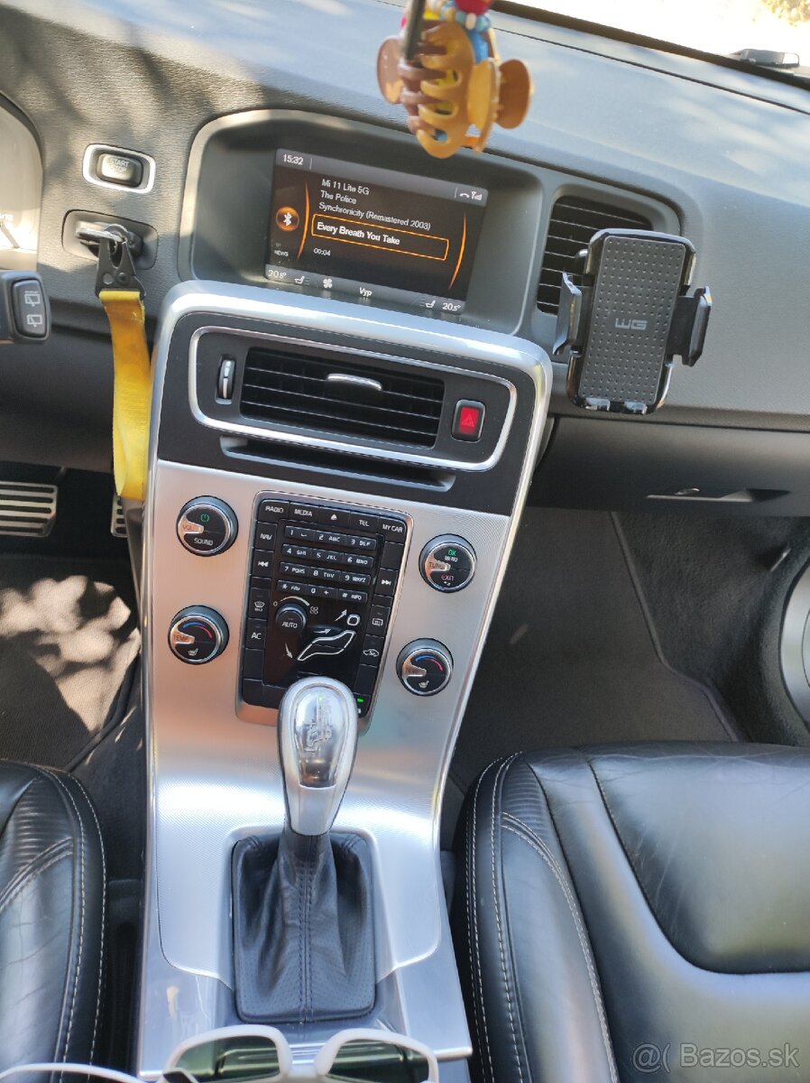 Volvo V60 r design - 5