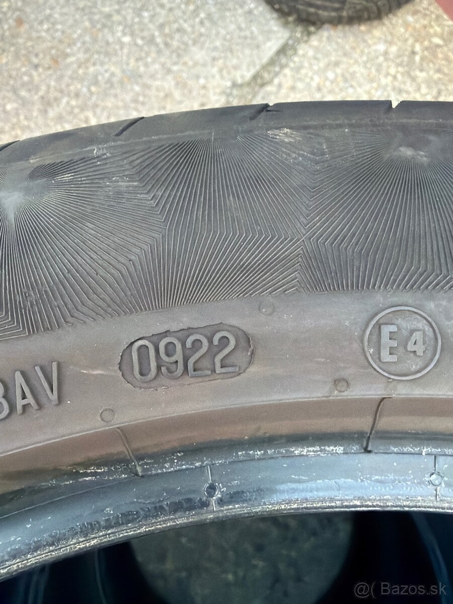 235/45R18 V - 5