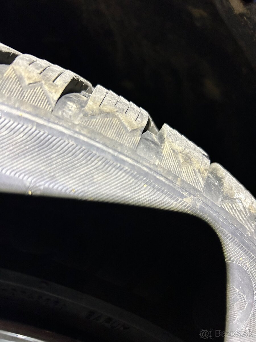 Predám 185/60R15 - 5