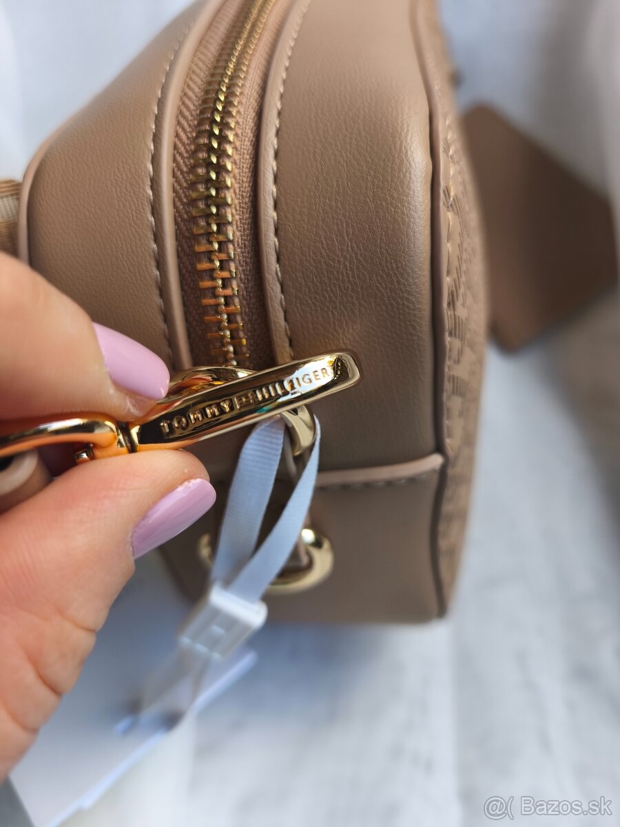 Hnedá crossbody kabelka zn. Tommy Hilfiger - 5