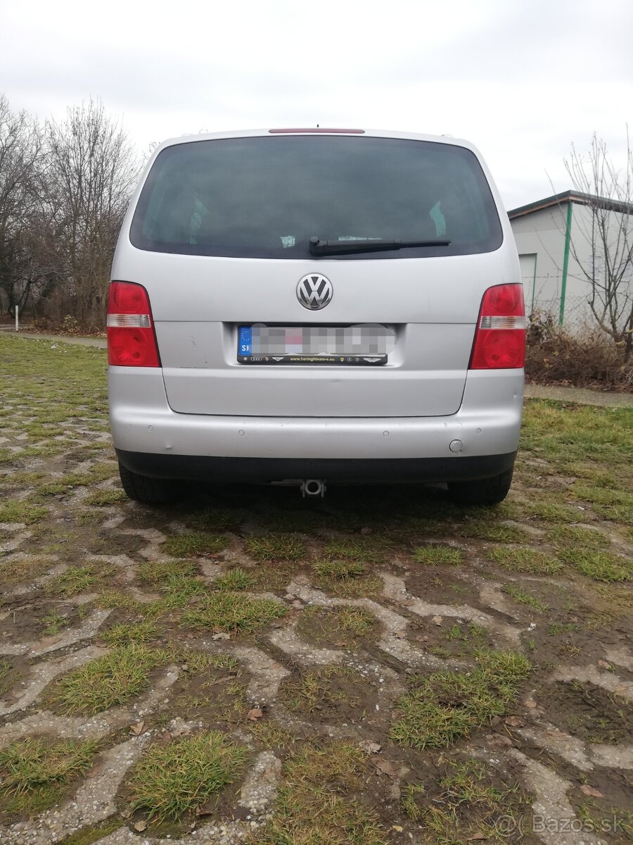 VW Touran 2.0 FSI - 5