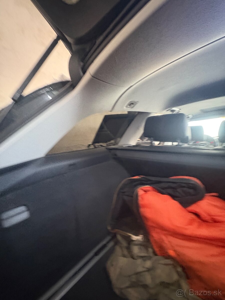 Interiér Audi A6 c6 Avant - 5