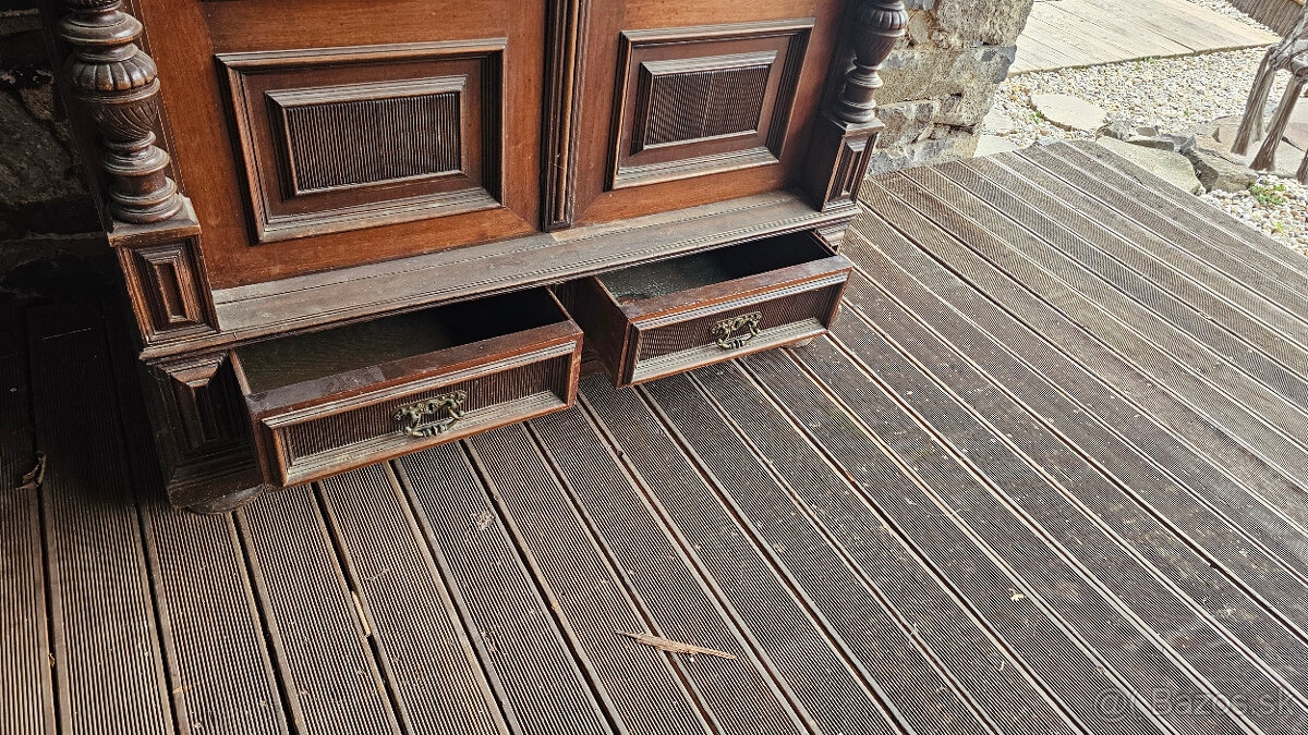 Starožitná skriňa - 5