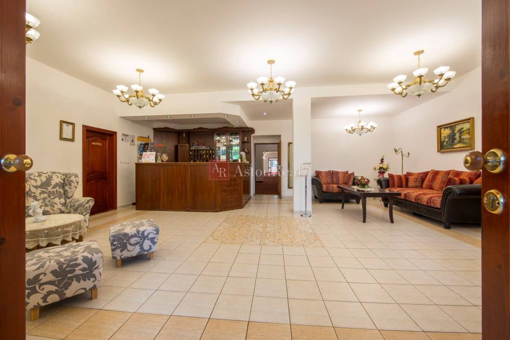 EXKLUZÍVNE - PREDAJ - HOTEL Liptovský Ján, 25 izieb, 7334 m2 - 5