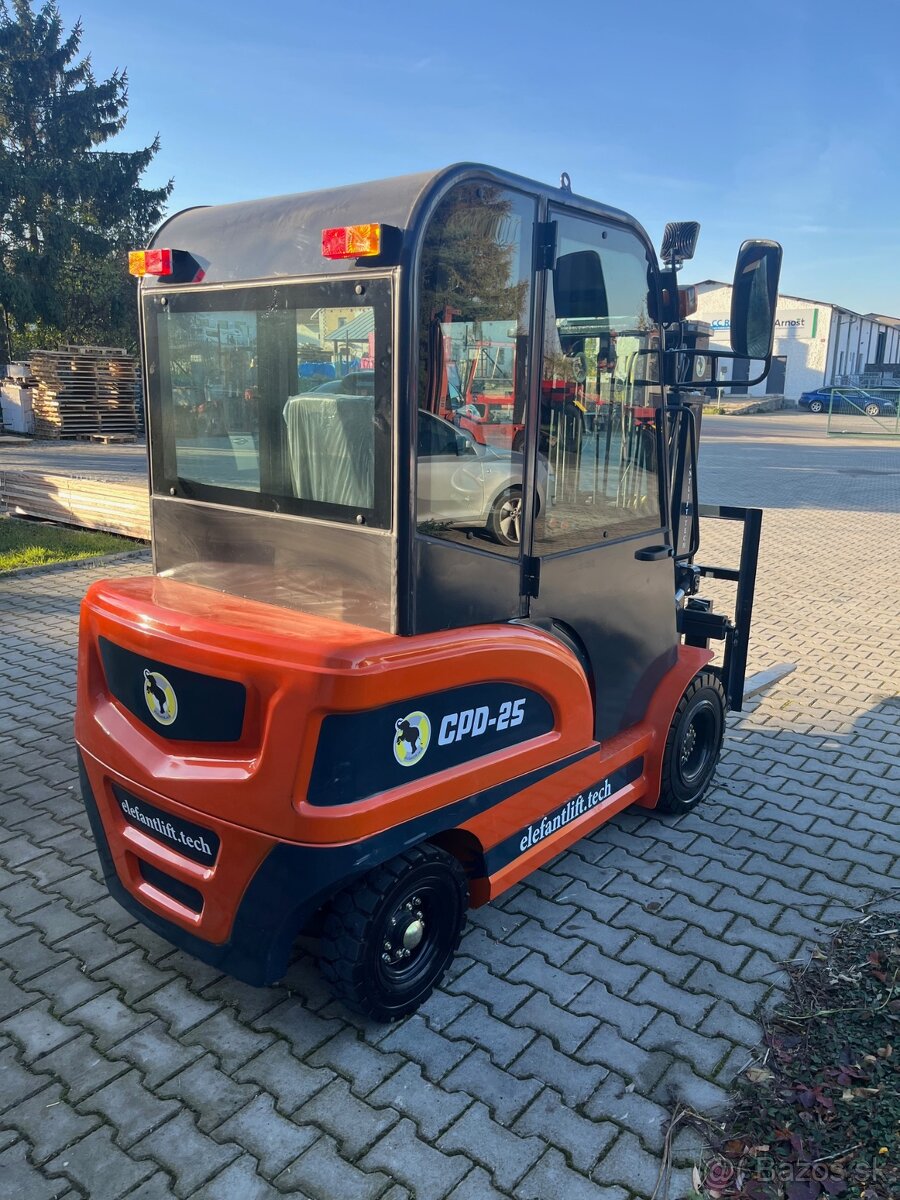 Elektrický vysokozdvižný vozík CPD - 25 Li-on - 5