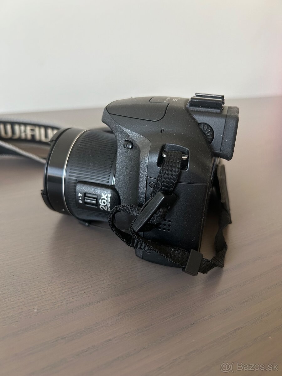 Fujifilm FinePix SL260 - 5