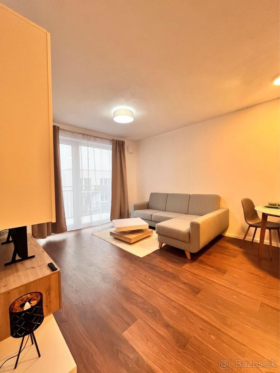 TREEF | Štýlové bývanie pre pár – Biely Kostol - 5