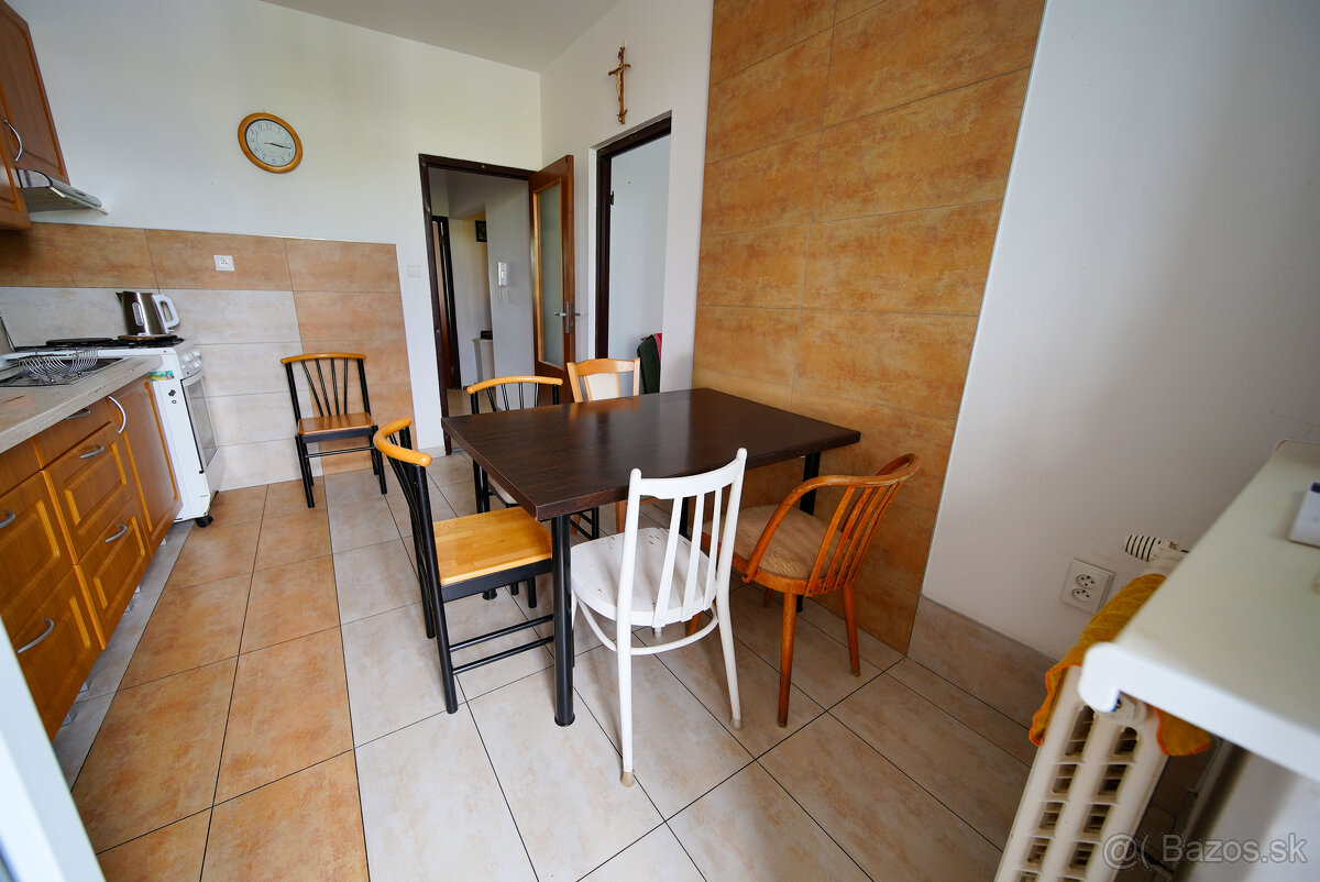 Na predaj 4 izb. byt, 89 m², VETERNICOVÁ + Garážové státie - 5