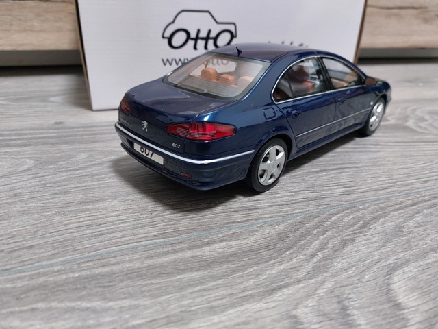 model auta Peugeot 607 Otto mobile 1:18 - 5