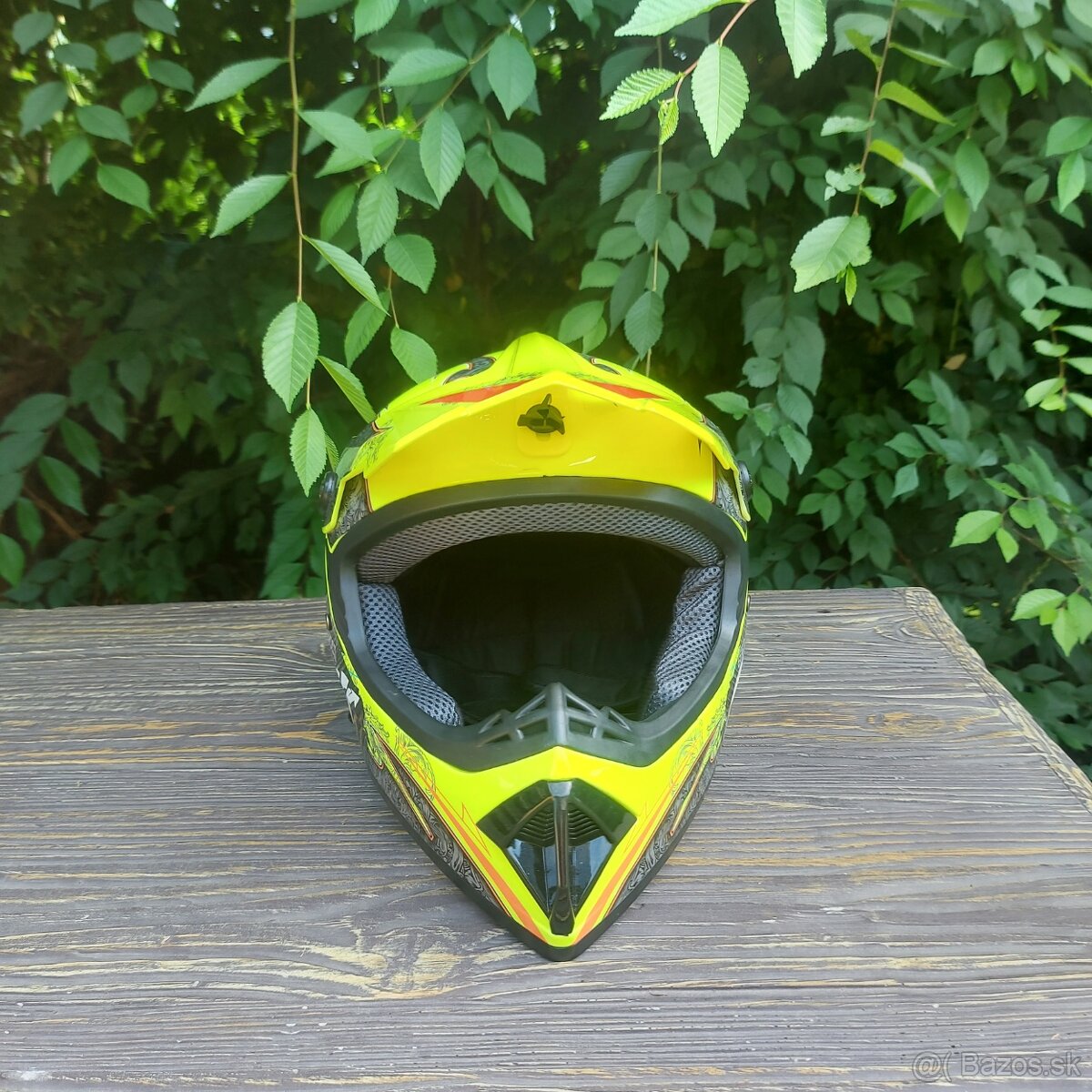 Predám športovú motokrosovú prilbu – veľkosť L - 5