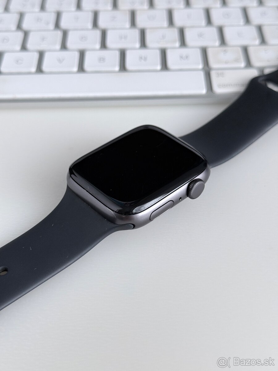 Apple Watch SE 1 GPS Space Gray 44mm - 5