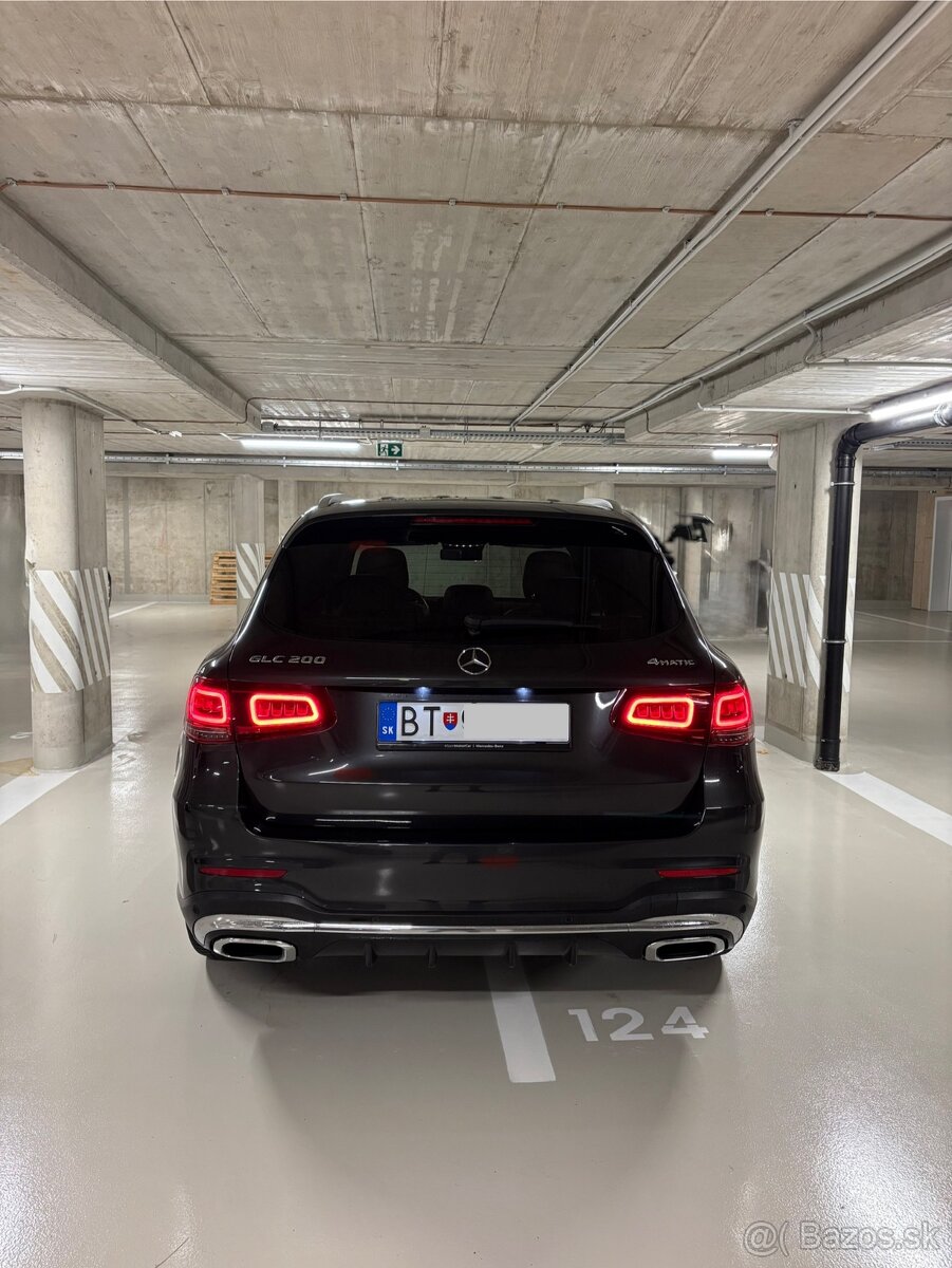 Mercedes-Benz GLC 200 4MATIC AMG - 5