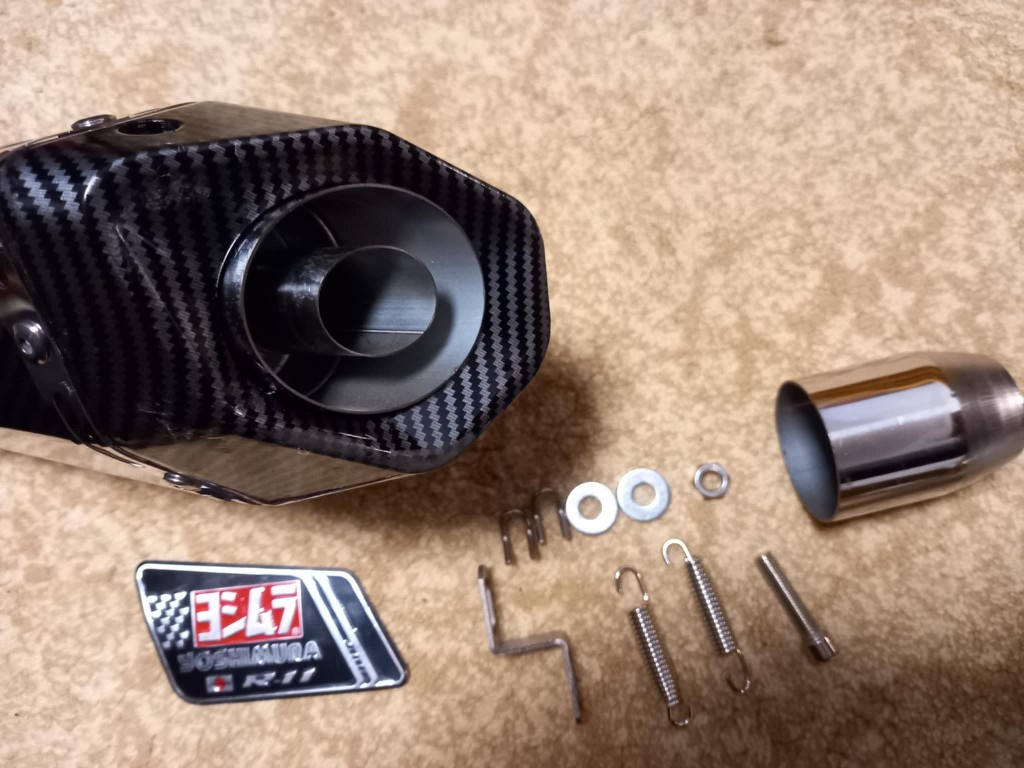 nový výfuk carbon - 5