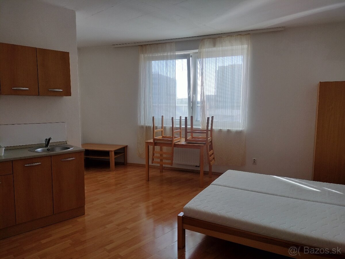 Garsónka na prenájom, pri SPP - 5