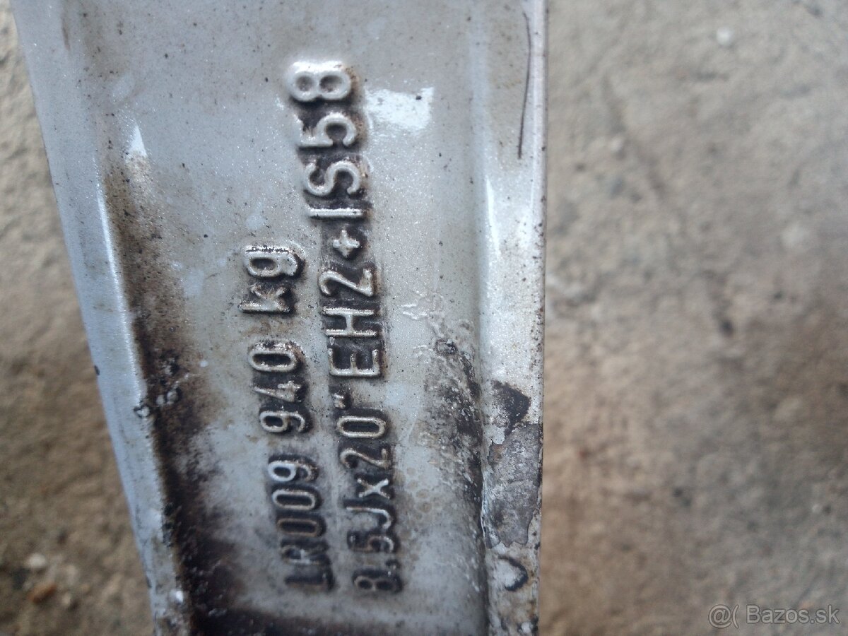 Hliníkové disky Land Rover zimné pneu 255/50R20