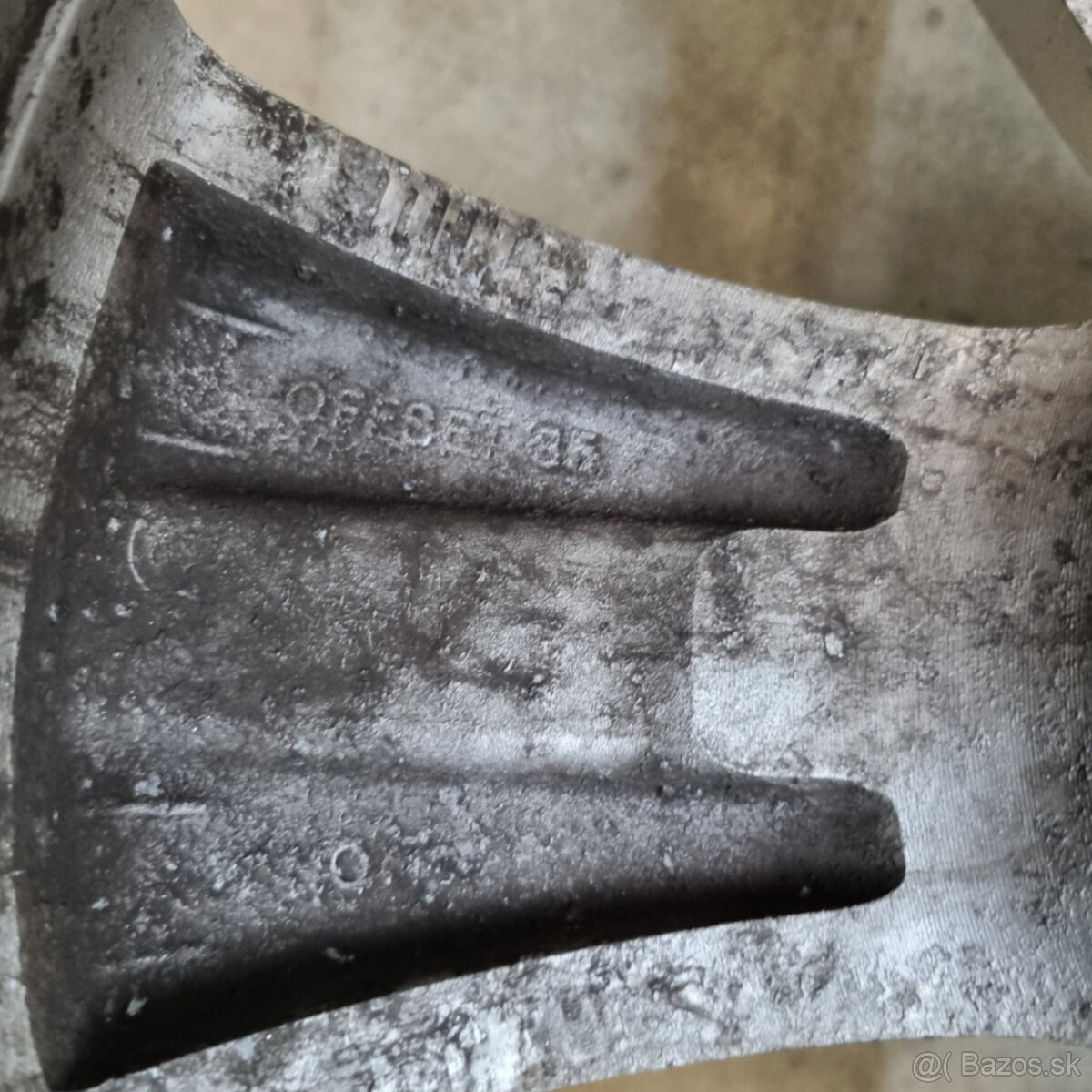 Hliníkové disky 5x114,3 R17 6,5J ET35 - 5