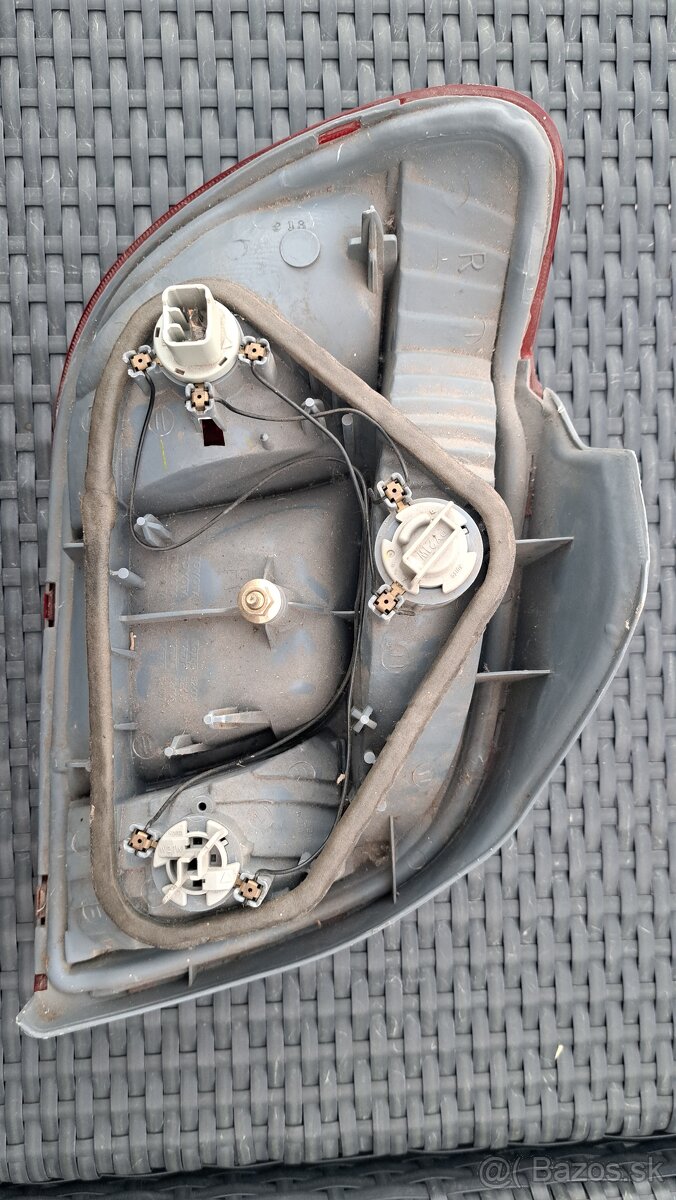 Zadne svetla ,svetlo Toyota Yaris ,original Toyota - 5