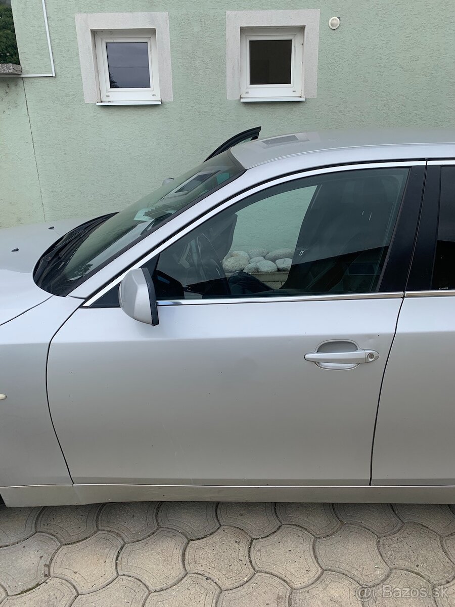 BMW E60 E61 karosárske diely Kufor / zadne dvere - 5