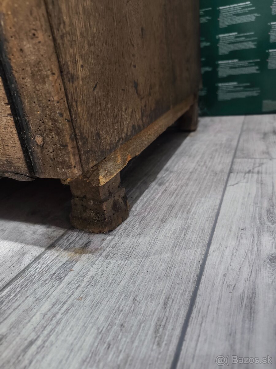 Starožitná komoda - 5