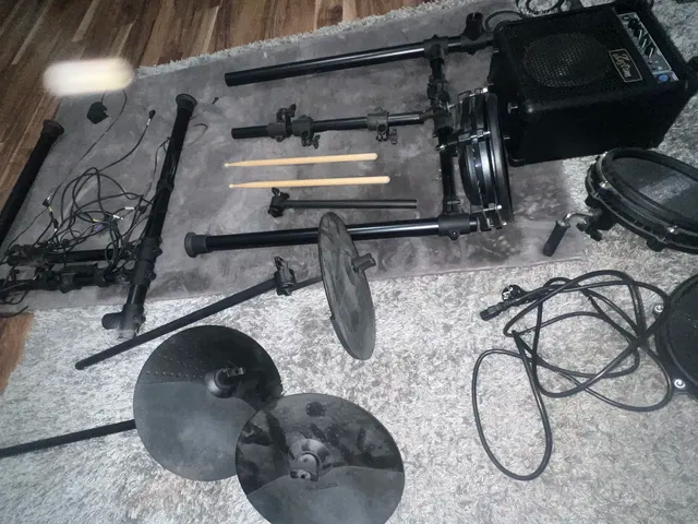 Predám elektronickú bicu súpravu - 5