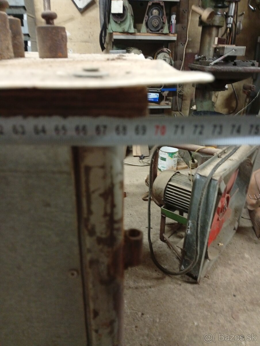 Pracovný stôl na kolesách. - 5