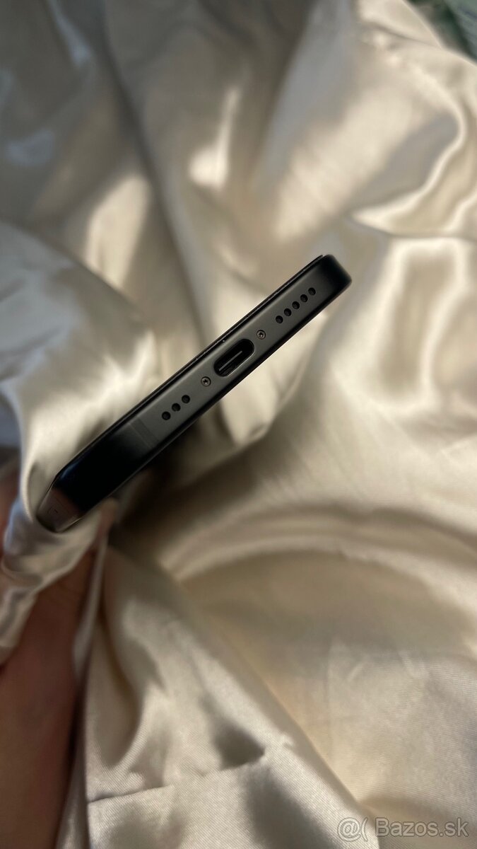iPhone 15 – 256 GB Dual sim - 5