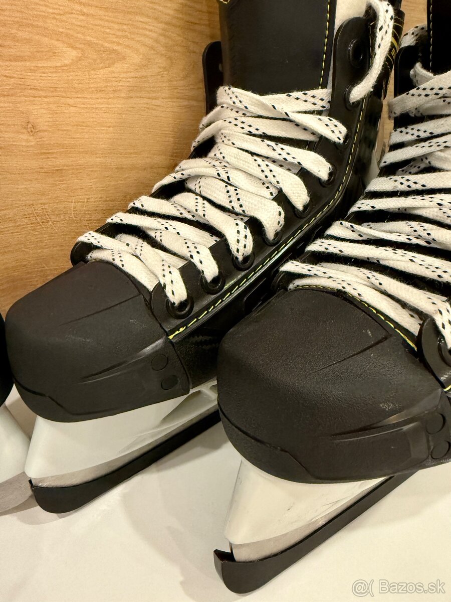 Chlapcenske korcule CCM EUR 37,5/23,5 cm - 5