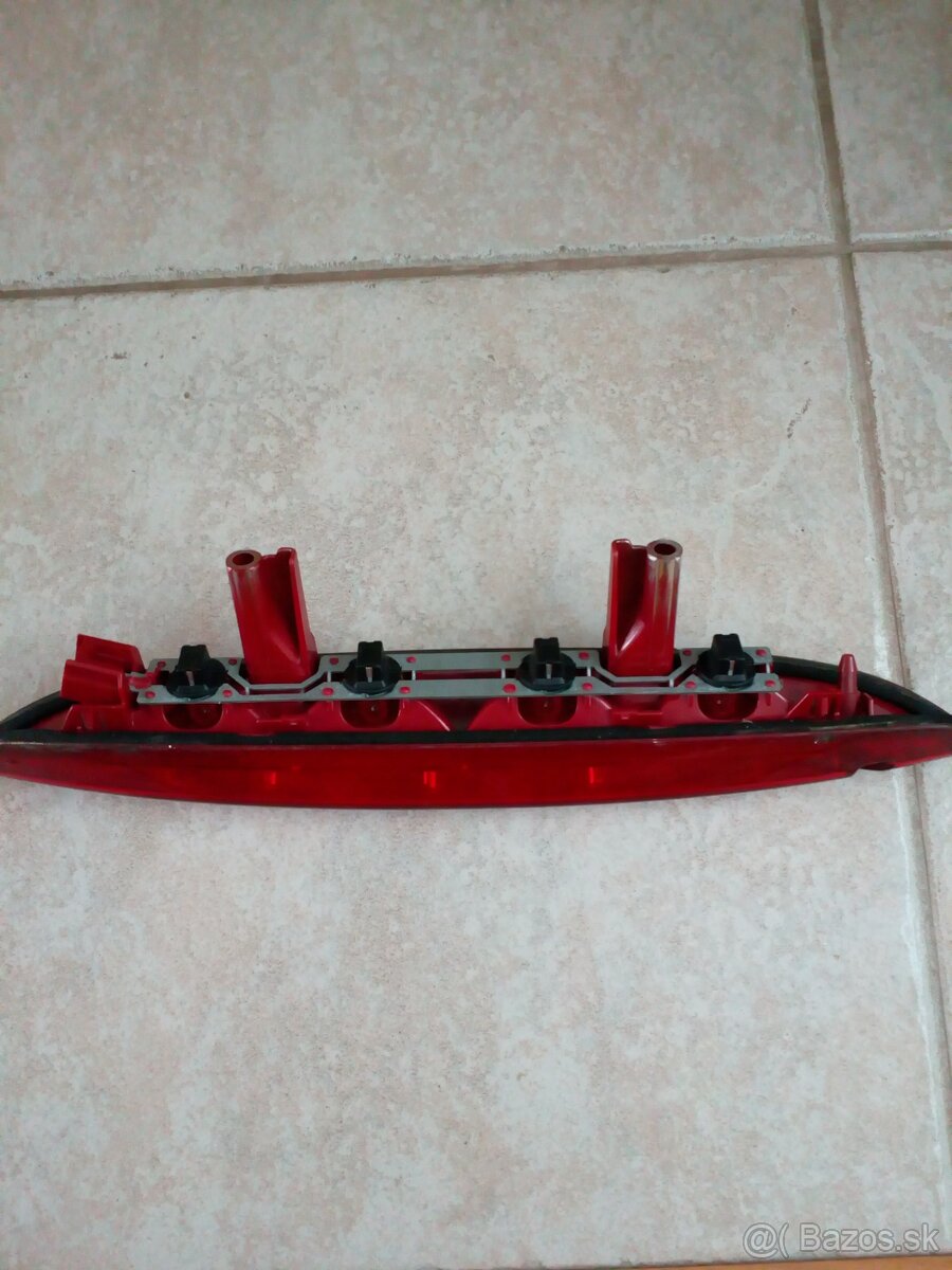 Peugeot 208 diely piatych dvier - 5