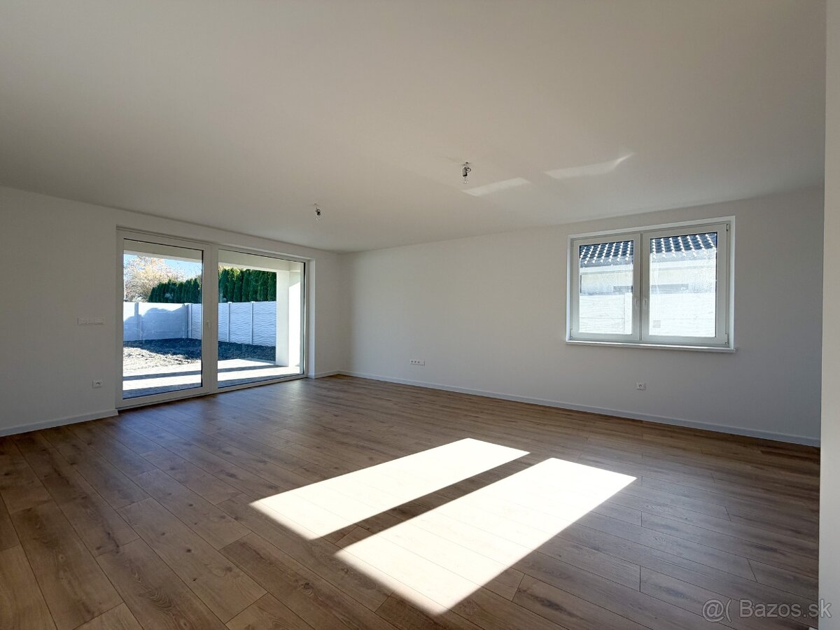 Moderný 4-izbový rodinný dom s garážou na predaj - 5