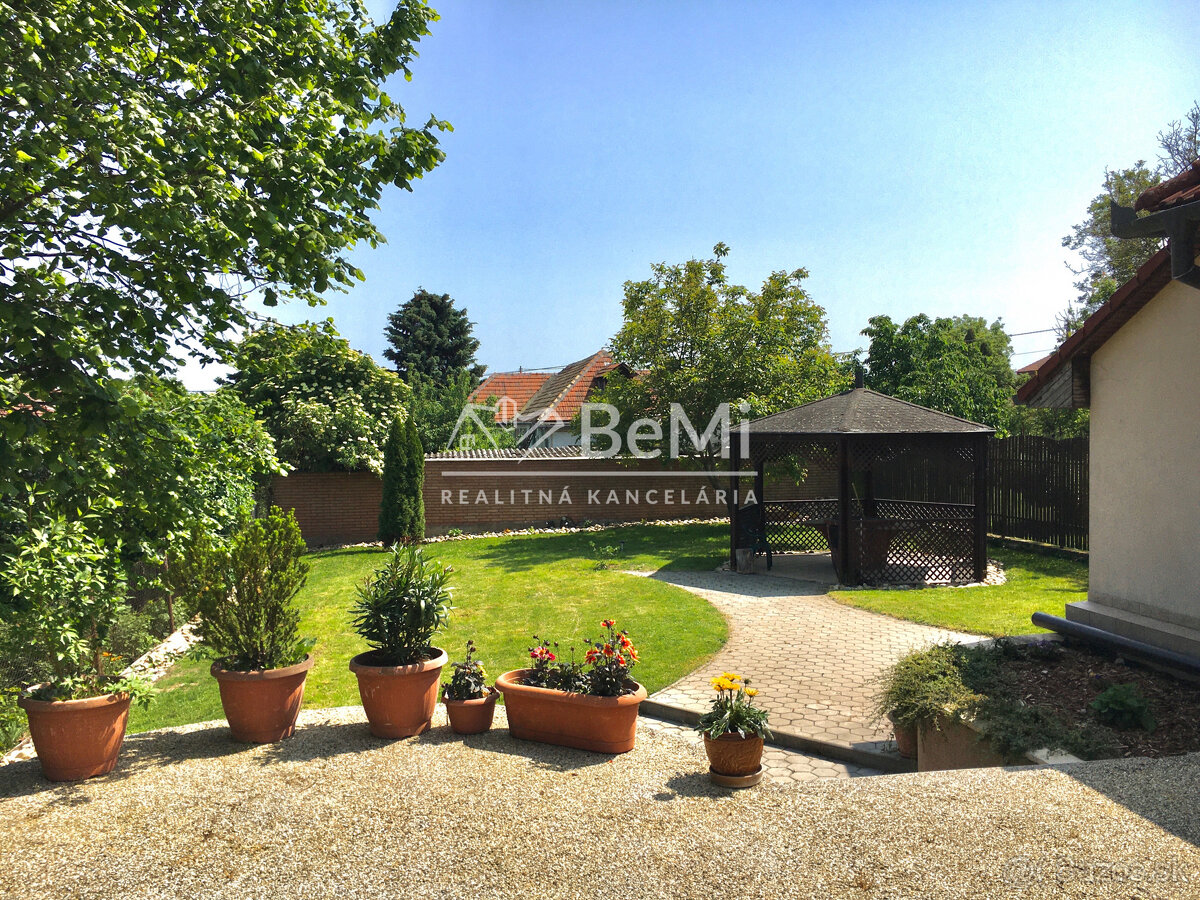 Výnimočný 7 izbový dom v Zbehoch – so saunou a bazénom - 5