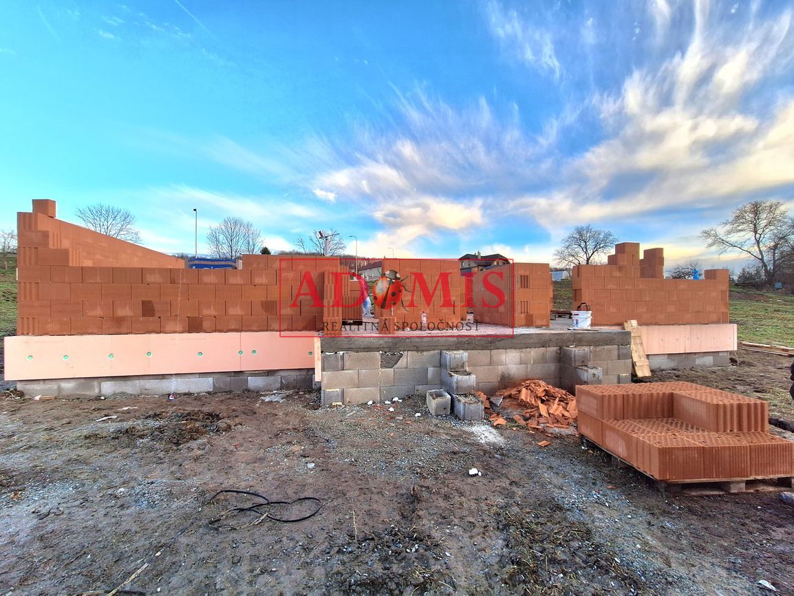 ADOMIS - predáme 4izbový bungalov 516m2, Šarišské Bohdanovce - 5