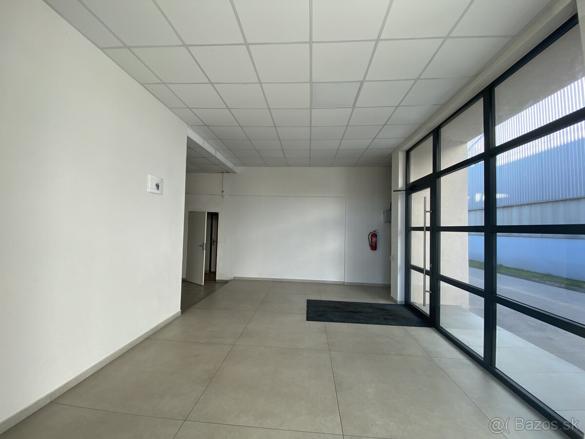 Priestranné rekonštruované kancelárie - 30 a 34 m2 na Jazere - 5