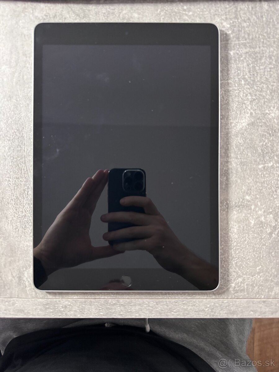 Apple iPad 64 GB – sivý (2021) - 5
