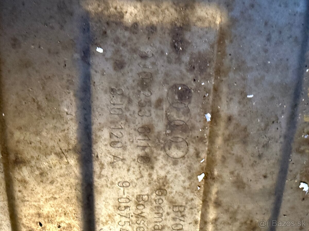 Predám zadný tlmič Audi tt 2.0 - 5