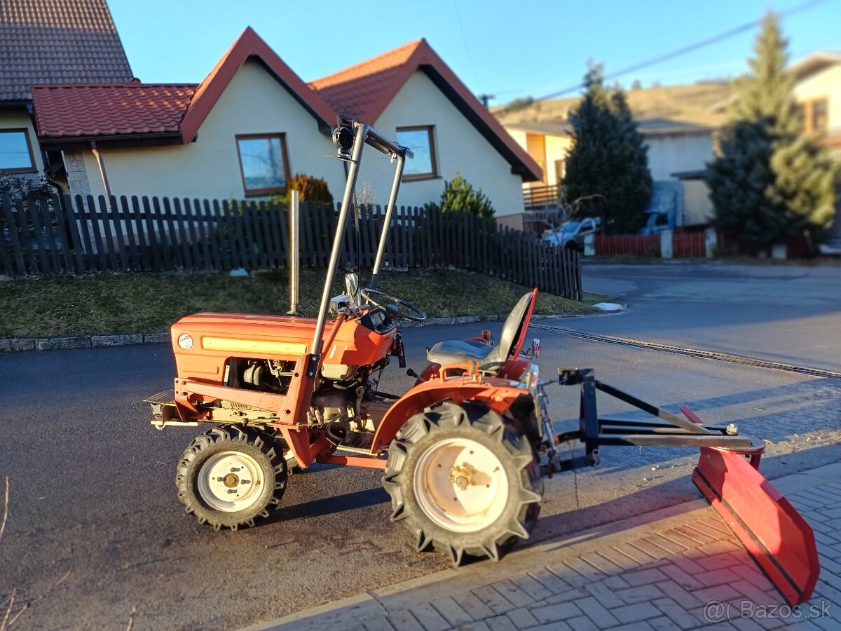 Predám malotraktor Yanmar 1301D - 5