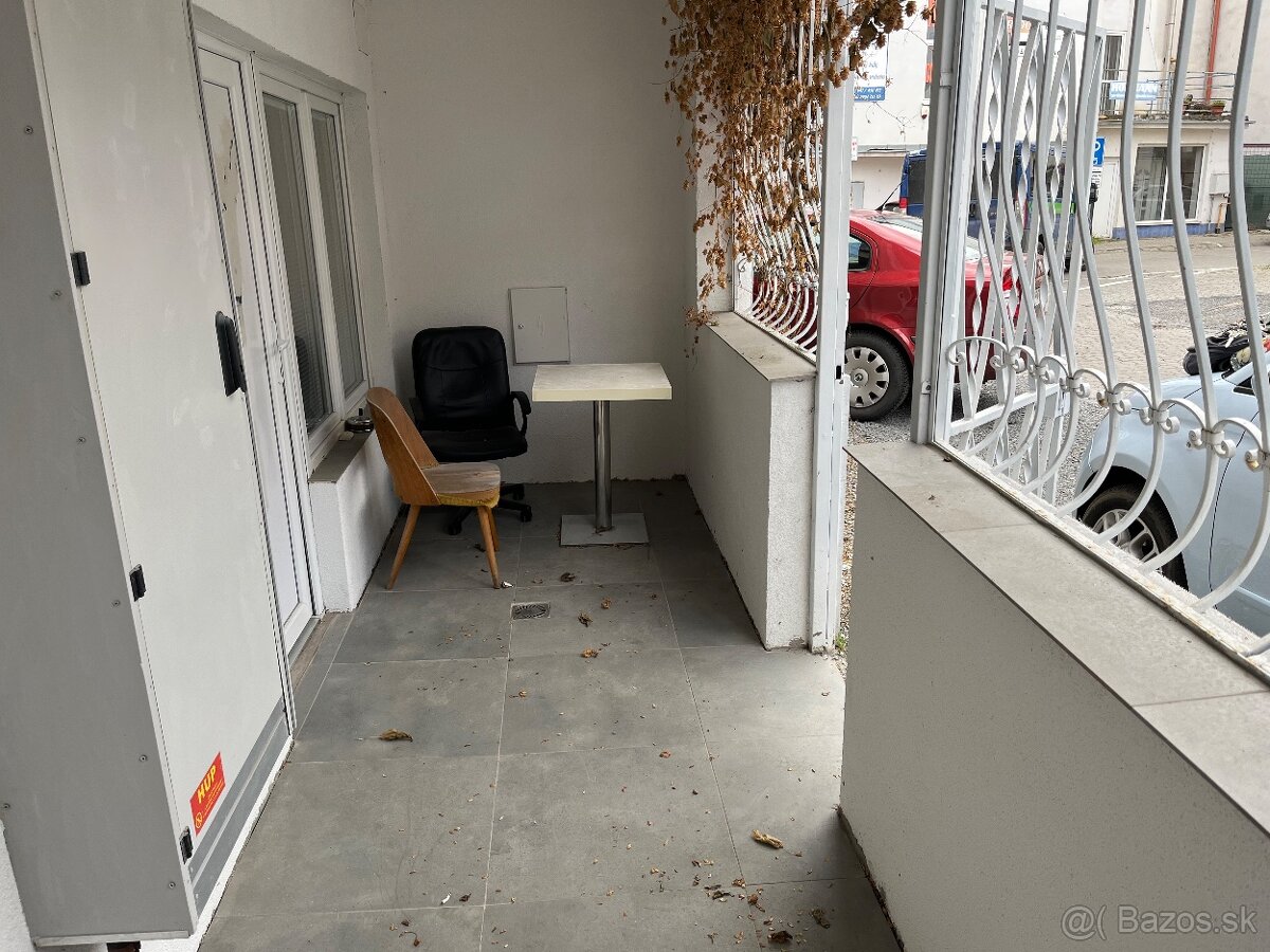 Garzonka v centre Lucenca - 5