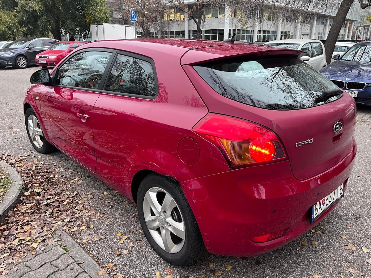 KIA ProCeed 1.6i 2008, výborný stav, STK do 2026 - 5