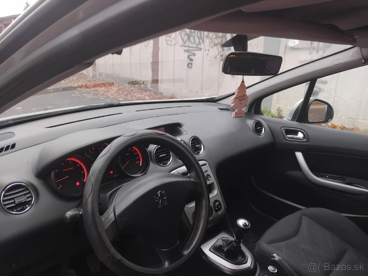 Peugeot 308 1.4 Benzín 145 900km - 5