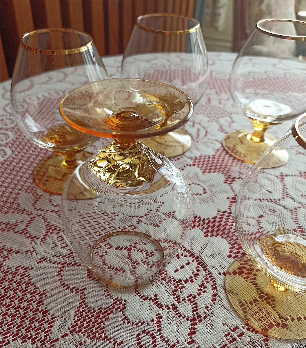 Konakové poháre na stopke - 5