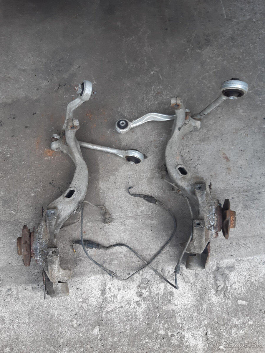 AUDI A8, S8 D2 - hliniková a litinová těhlice, otoč - 5