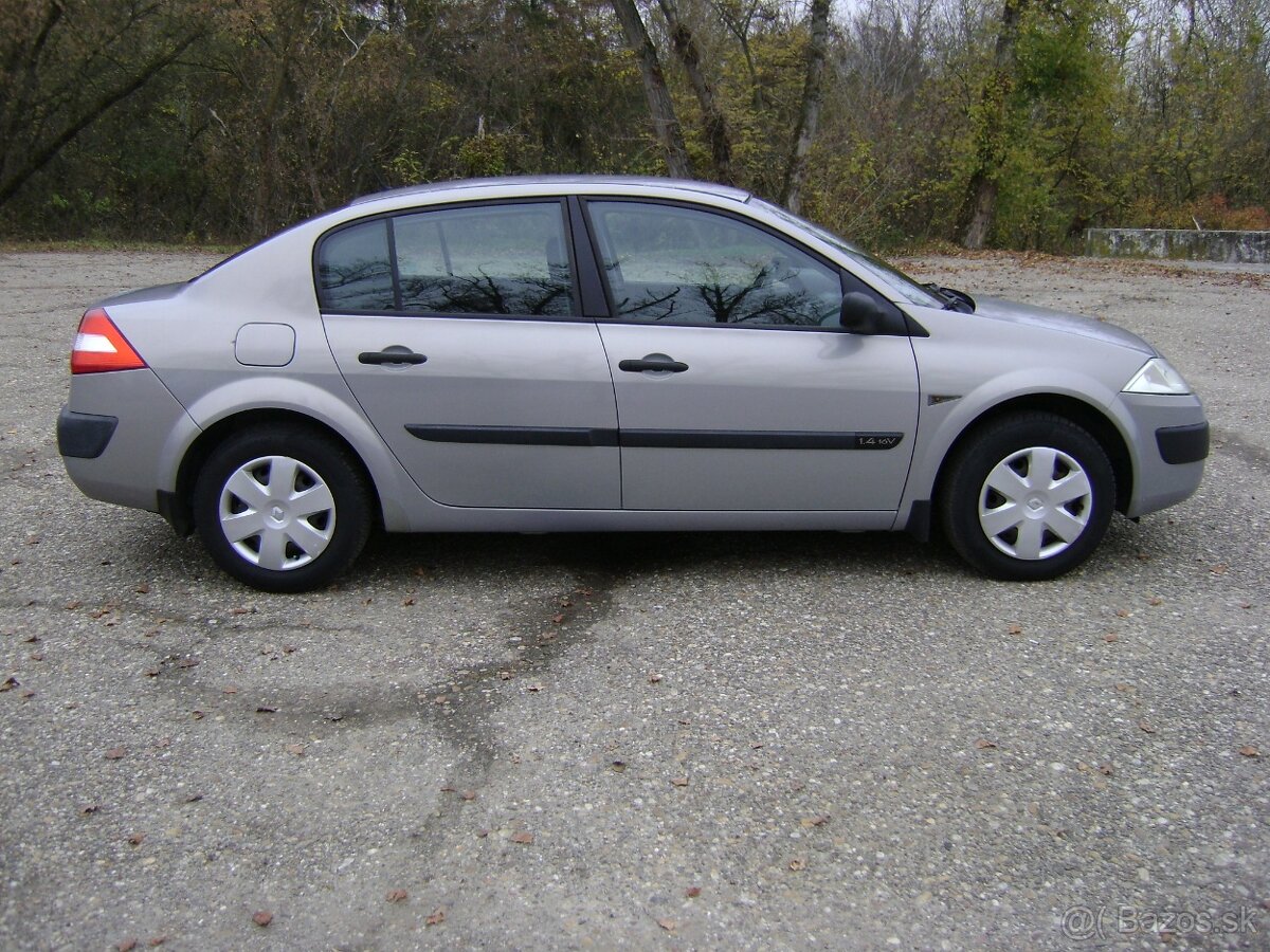 RENAULT MEGANE 1.4 - 5