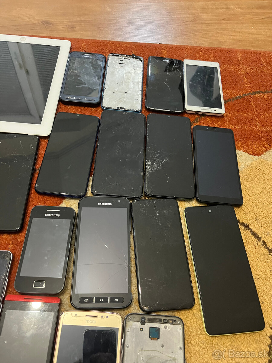 Predám 22 telefonov + tablet - 5