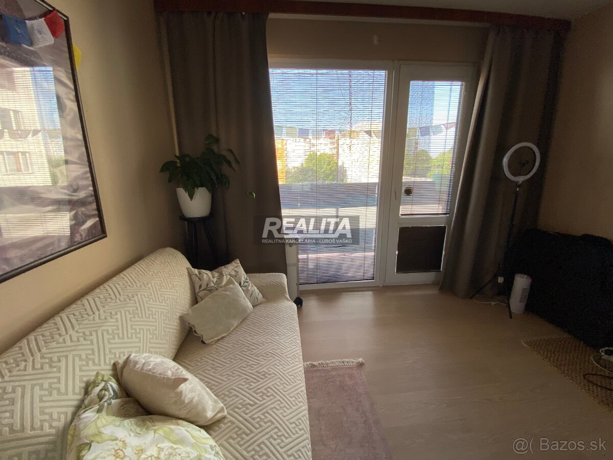 ÚTULNÝ 3-IZBOVÝ BYT, CHRENOVÁ, REKONŠTRUKCIA, BALKÓN - 5