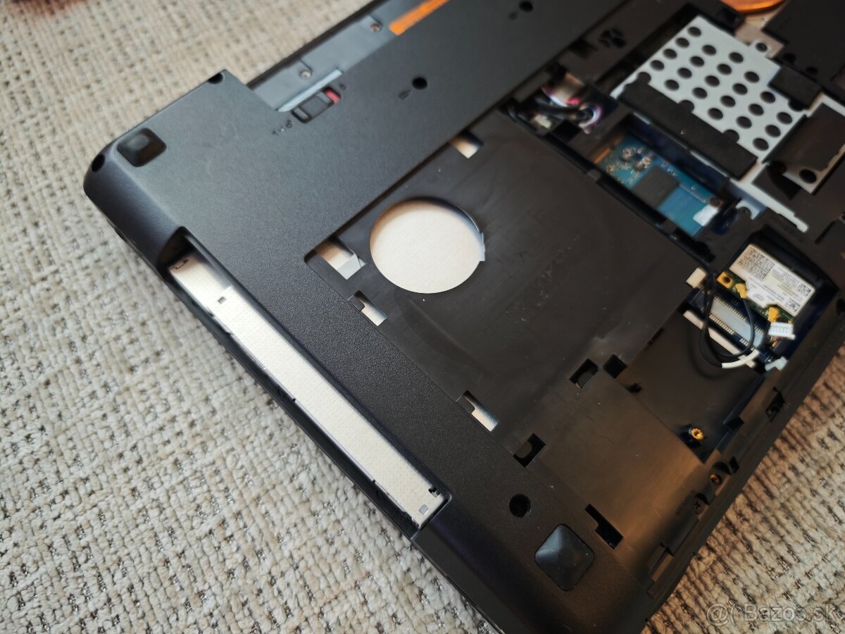 SilverStone TS09 – SATA HDD/SSD adaptér do notebooku (12,7 m - 5