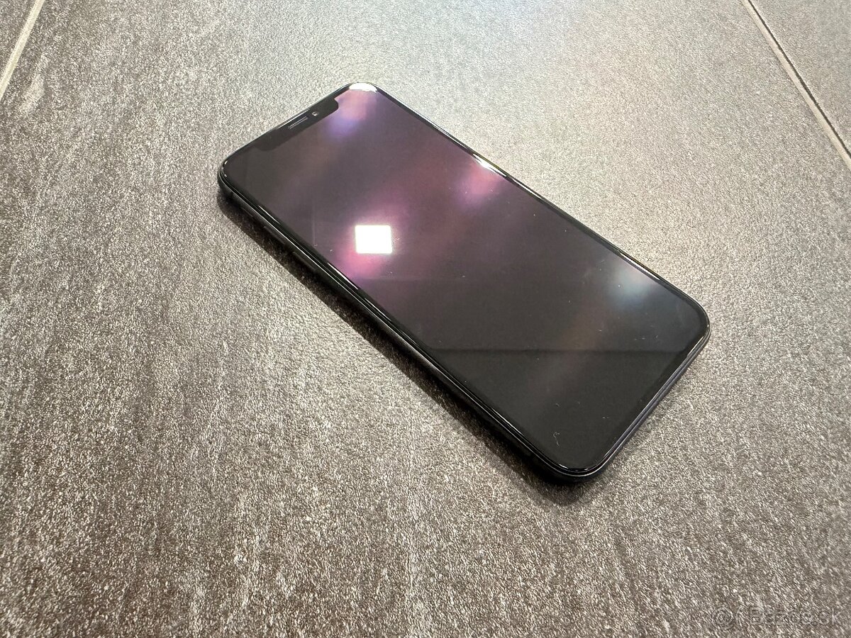 Apple iPhone X 64 GB v čiernej farbe Space Gray - 5