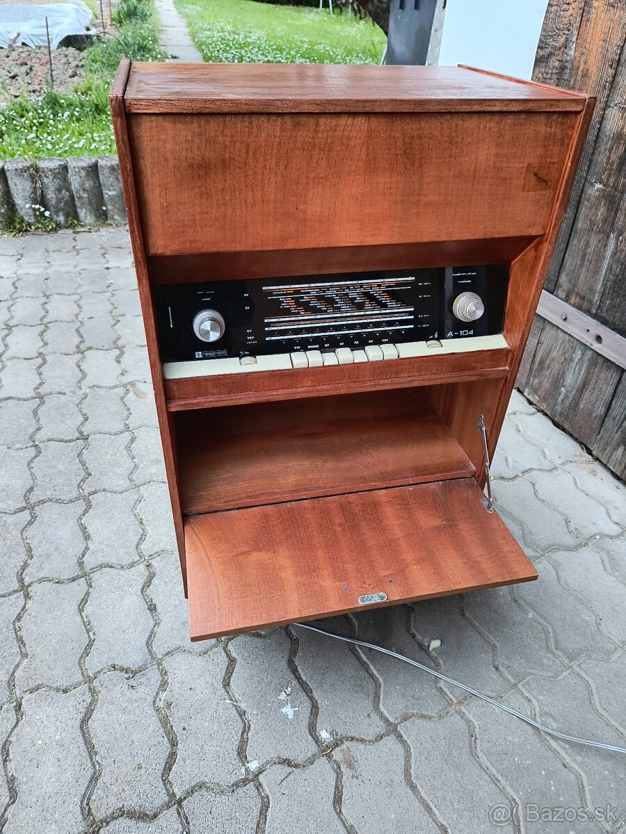 Staré rádio s gramofónom Resprom - 5