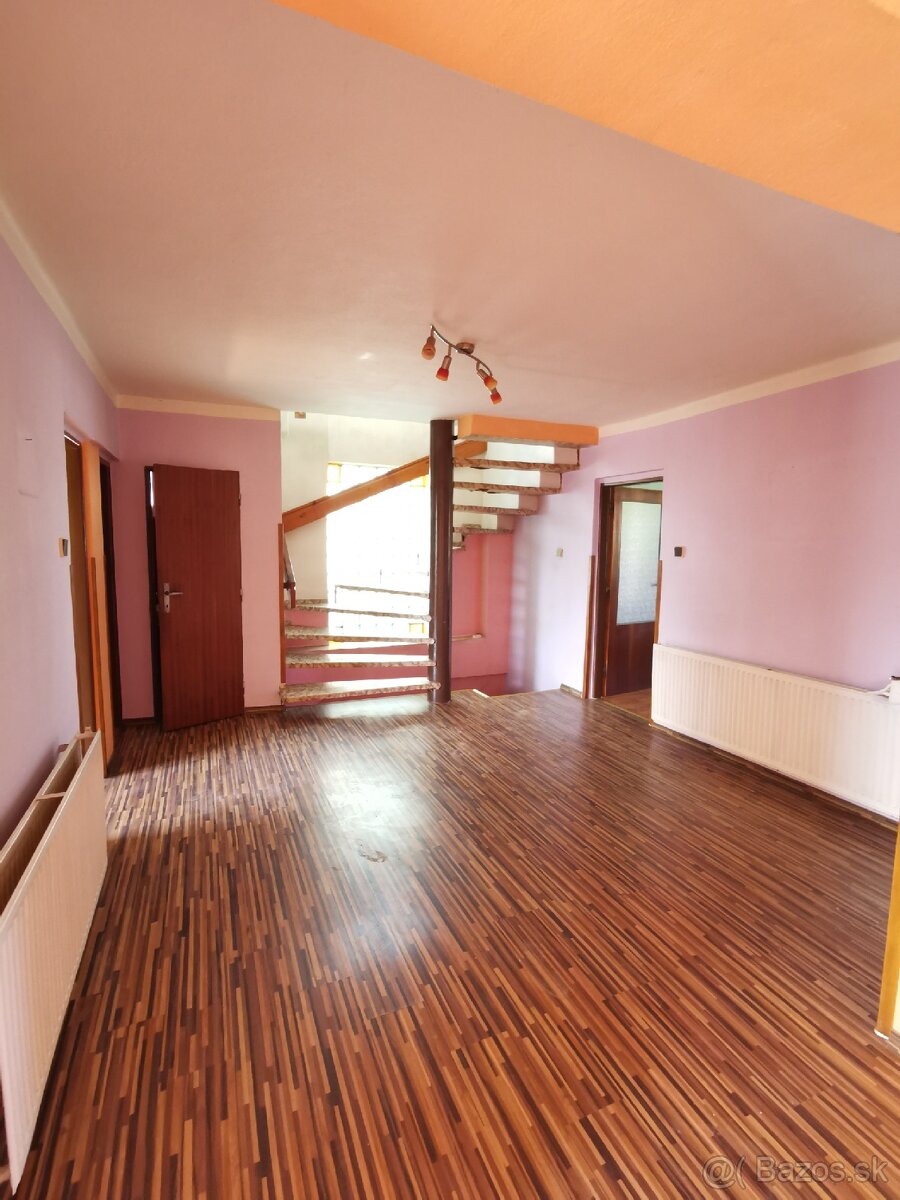 Veľkorysý dom Hosťovce - 5