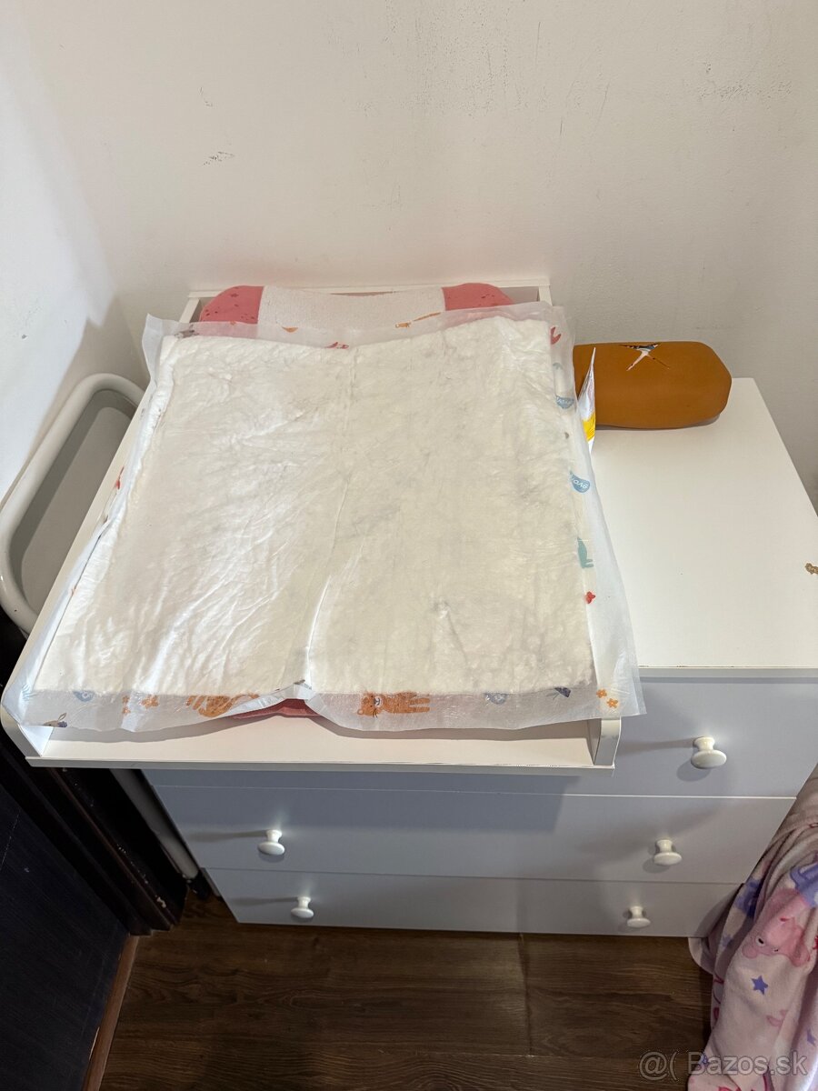 Prebaľovací pult - 5