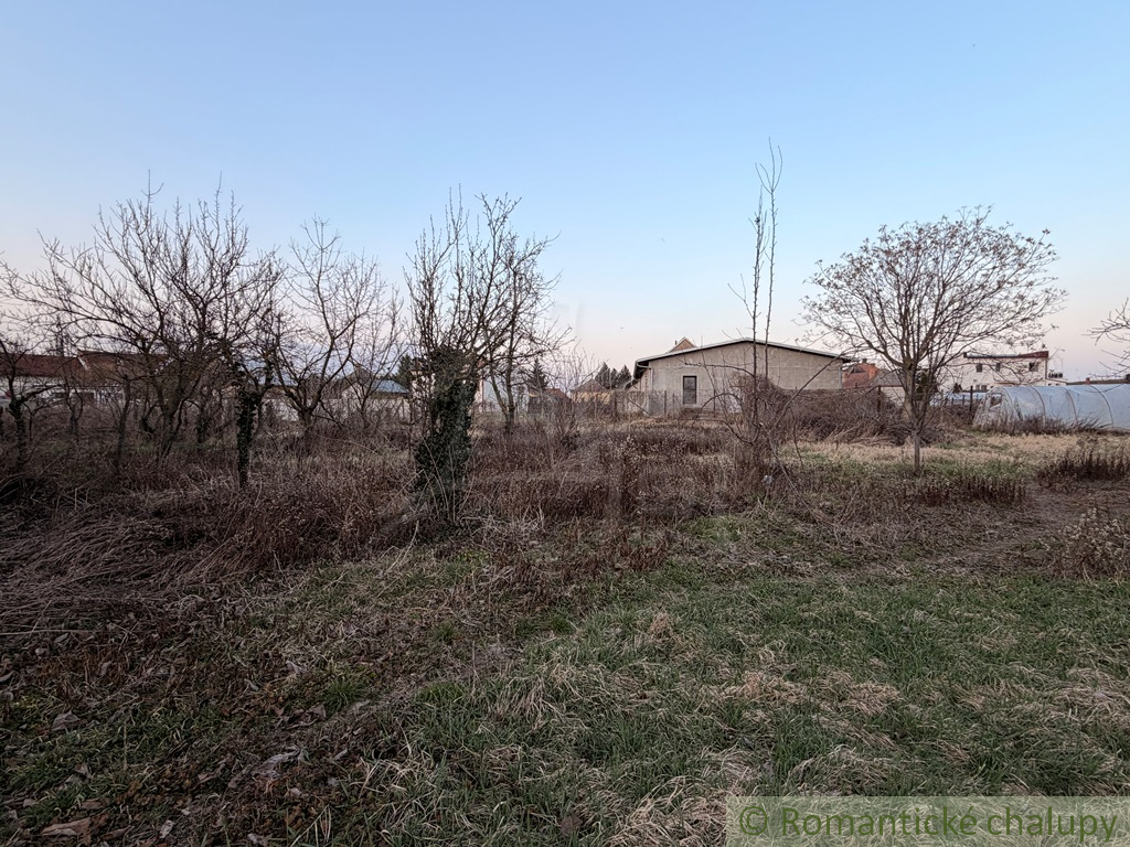 INVESTIČNÝ POZEMOK 2241 m² PRI VÁHU S UPI – MOŽNOSŤ AŽ 4 P - View 5